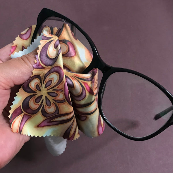 Plum caramel star flowers glasses cleaning cloth - pretty flowers cleaning cloth - phone screen cleaning cloth.