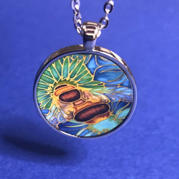 bee pendant necklace