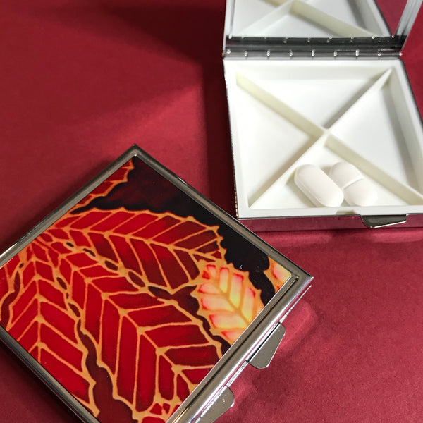 Red Horsechestnut Leaf Large Pill Box - Stud Earing Jewellery Box