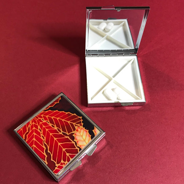 Red Horsechestnut Leaf Large Pill Box - Stud Earing Jewellery Box