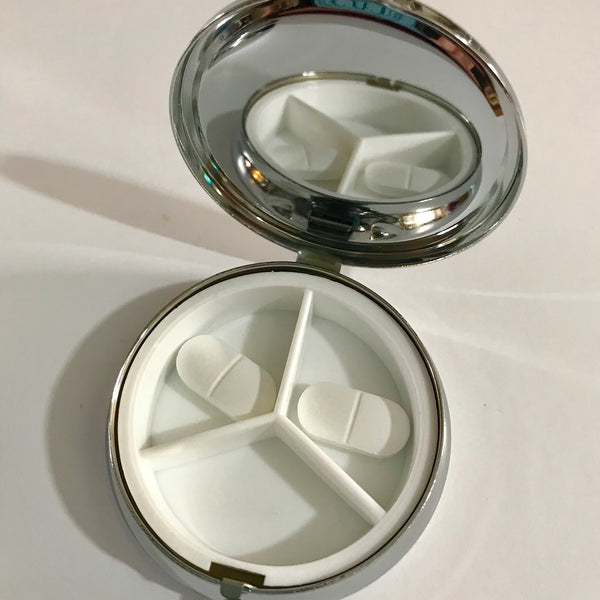 Red Horsechestnut Leaf Large Pill Box - Stud Earing Jewellery Box