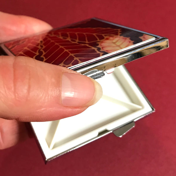 Red Horsechestnut Leaf Large Pill Box - Stud Earing Jewellery Box