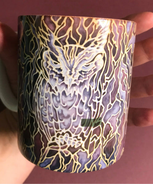 Hidden Owl mug and matching coaster set. camouflaged owl against tree bark. warm chocolate shades with grey lilac highlights and gold detailing. nature & wildlife lovers gift. gift for him. woodland gift.