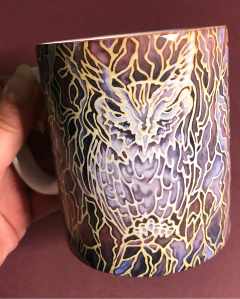 Hidden Owl mug and matching coaster set. camouflaged owl against tree bark. warm chocolate shades with grey lilac highlights and gold detailing. nature & wildlife lovers gift. gift for him. woodland gift.